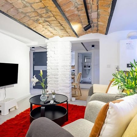 Vibrant Flat 5 Minutes Walk To Istiklal In Beyoglu Apartamento Estambul Exterior foto