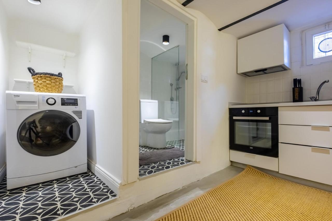 Vibrant Flat 5 Minutes Walk To Istiklal In Beyoglu Apartamento Estambul Exterior foto